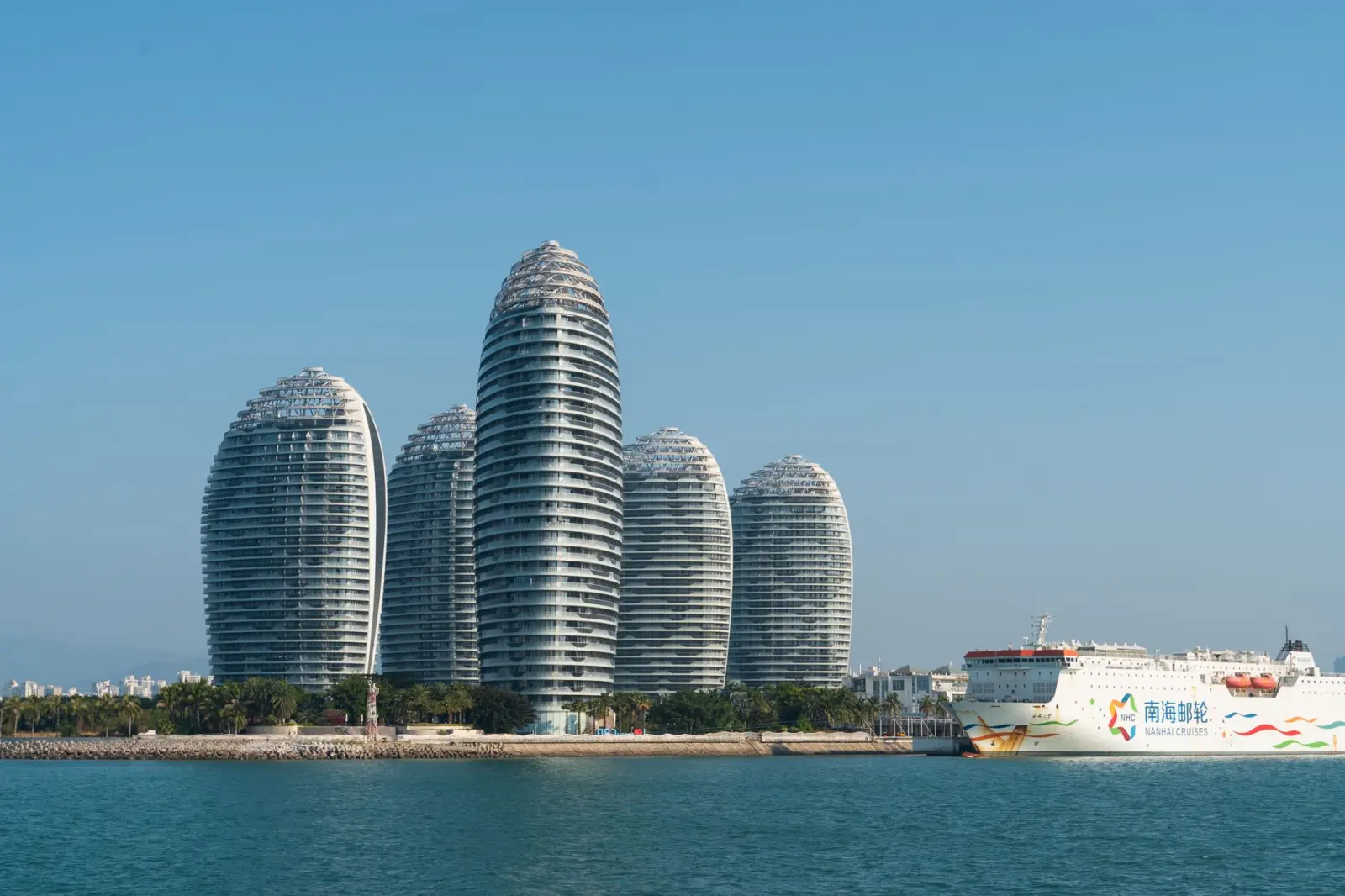 大连港集装箱吞吐量增长背后的港口效率提升策略解读